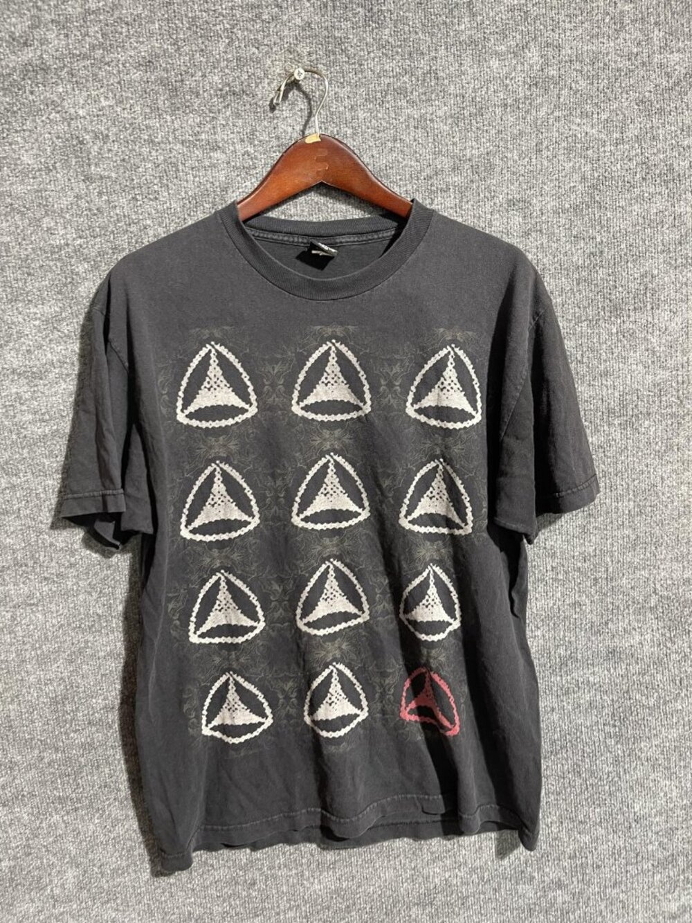 Active Shirt Mens Large Black Triangle Pattern Graphic Tee Cotton Crewneck